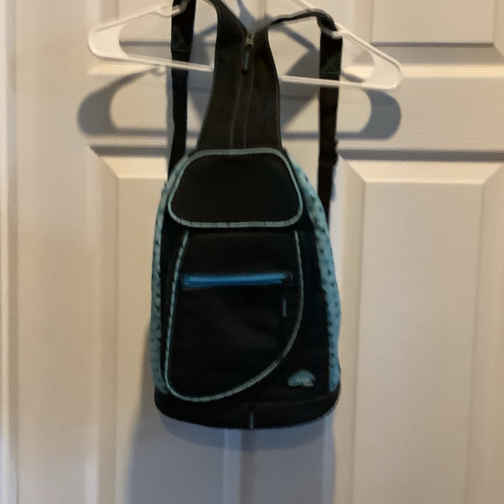 Insulated Rays‎ Therms Black Sling Back pack Bag with Teal Trim